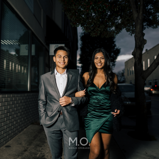 Get a Date by Finding Your M.O. – Look Good, Feel Great, and Make a Statement!
