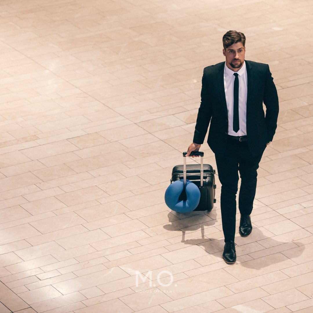 How to Travel with Your Suit: Wrinkle-Free Packing Tips – Modus Operandi